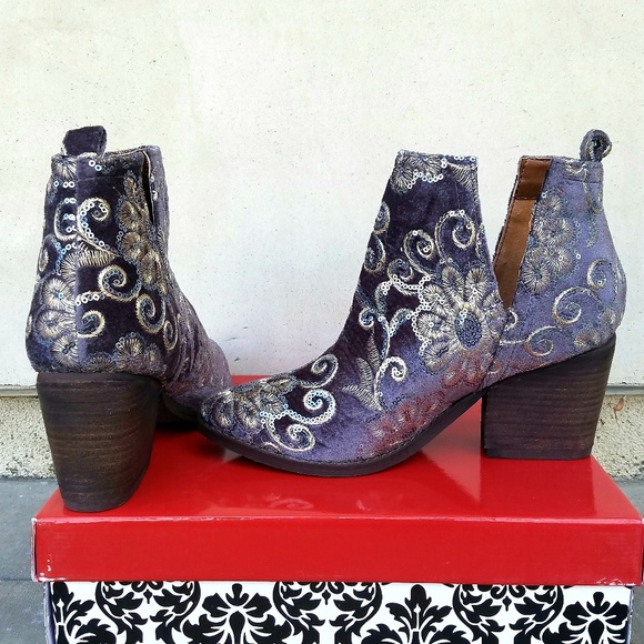 Fabulous Detailed Naughty Monkey Booties - Picture 4 of 6